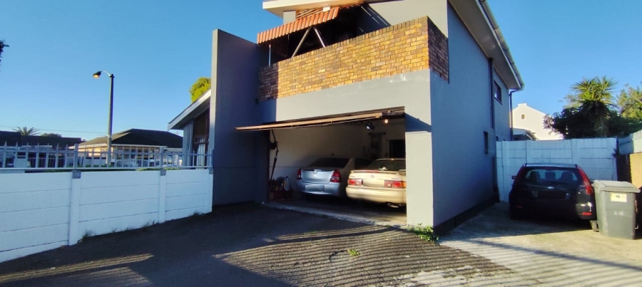 3 Bedroom Property for Sale in Lansdowne Western Cape